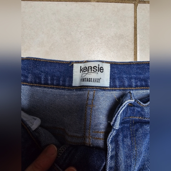 Kensie jean denim shorts 10/ 30 - Picture 2 of 4